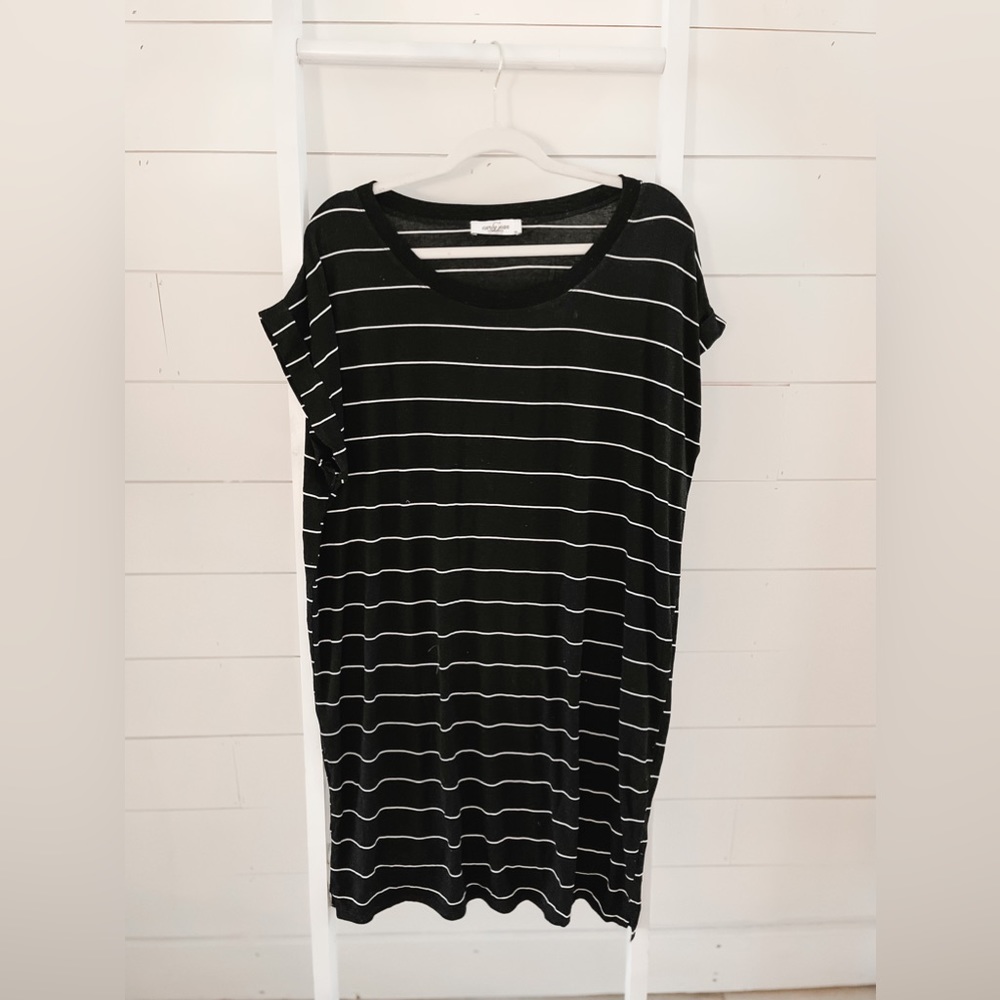 Carly Jean Los Angeles striped t-shirt dress! ✨